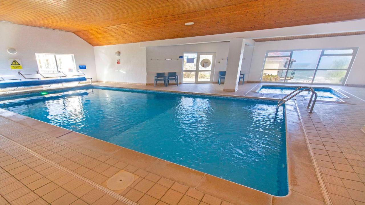 Appartement Clifton Court Apt 16 With Indoor Heated Pool & Sea Views à Croyde Extérieur photo