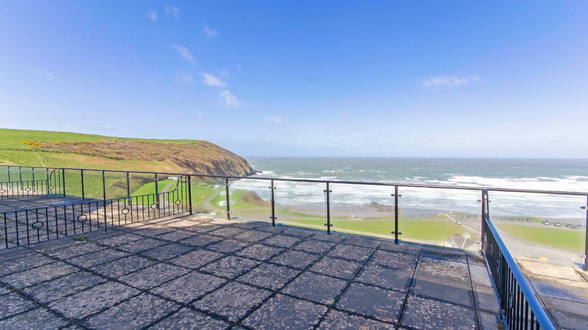 Appartement Clifton Court Apt 16 With Indoor Heated Pool & Sea Views à Croyde Extérieur photo